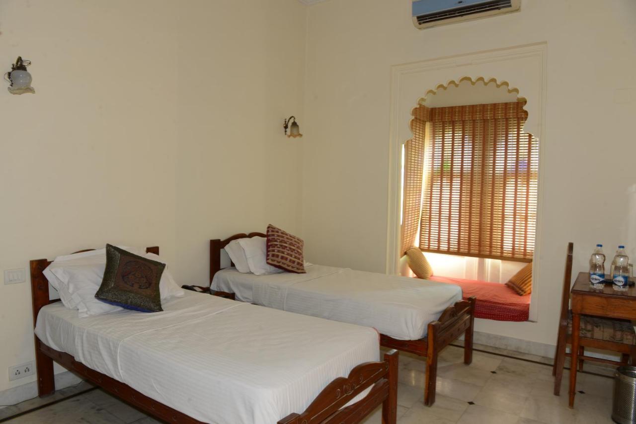 Hotel Harasar Haveli Bikaner Buitenkant foto