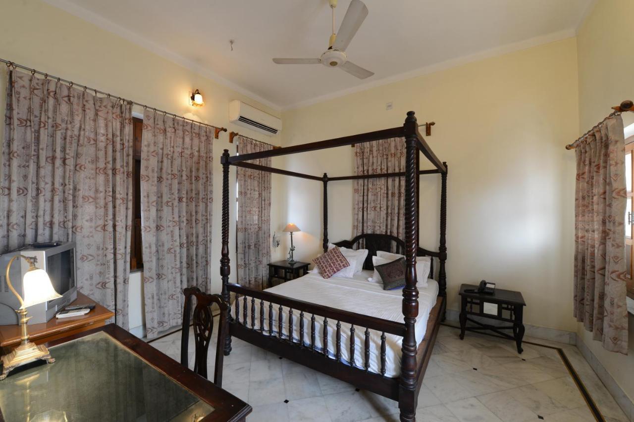Hotel Harasar Haveli Bikaner Buitenkant foto