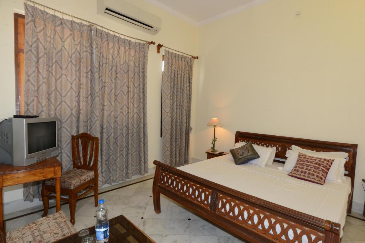 Hotel Harasar Haveli Bikaner Buitenkant foto