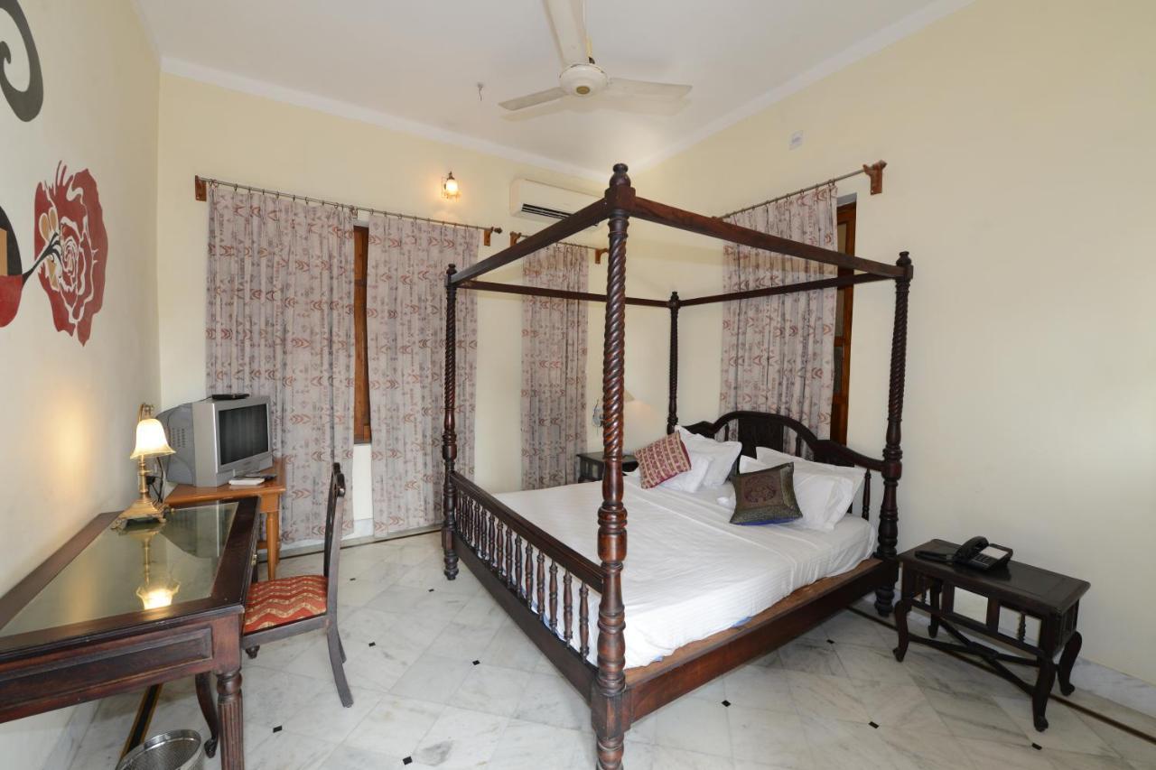 Hotel Harasar Haveli Bikaner Buitenkant foto