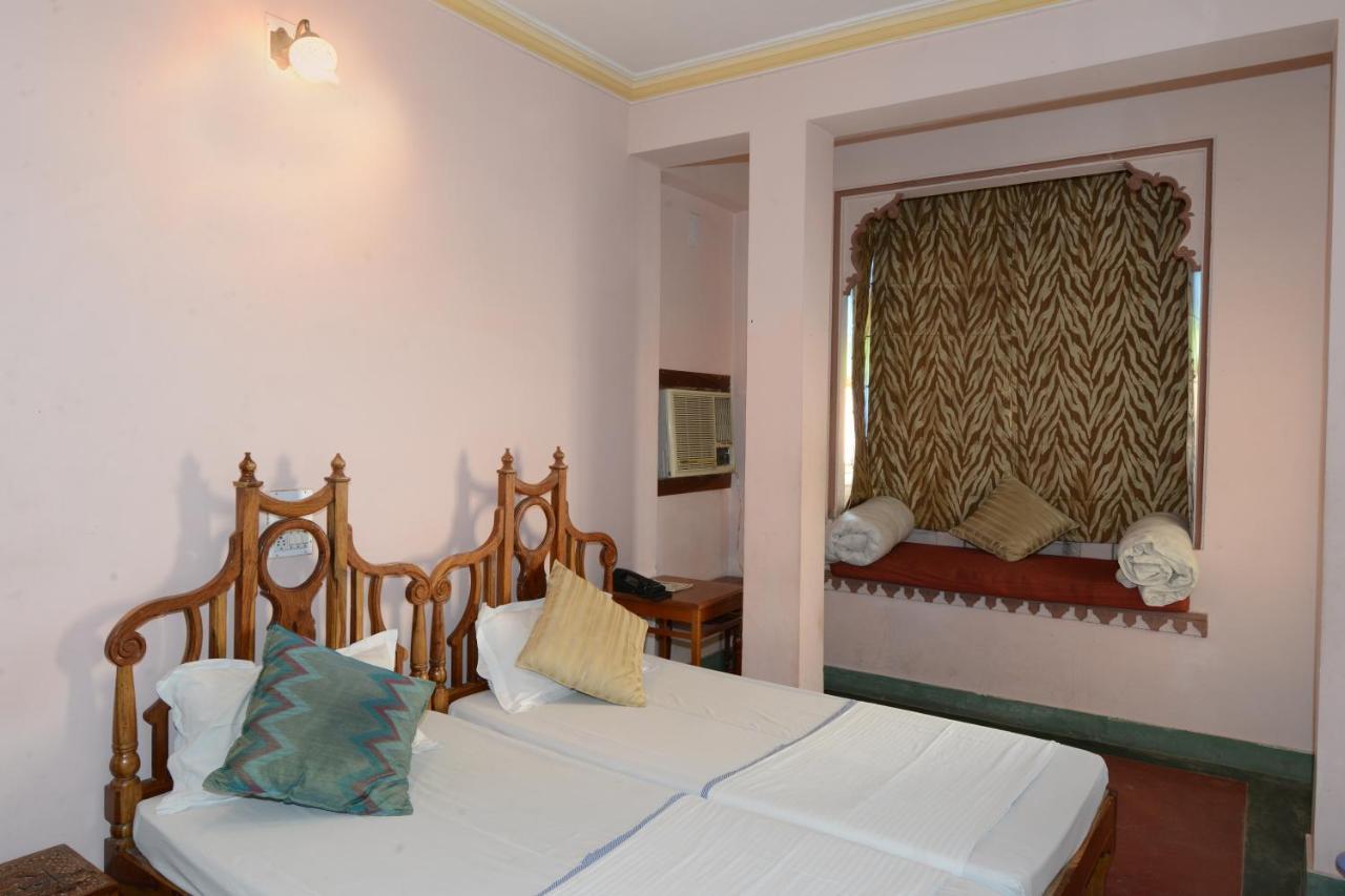 Hotel Harasar Haveli Bikaner Buitenkant foto